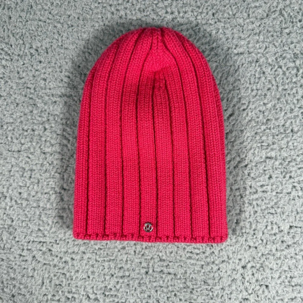 Lululemon Blissed Out‎ Toque Hat Pink Boom Juice Merino Wool Soft